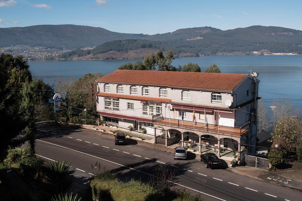 Hotel Santo Apostol Redondela Bagian luar foto