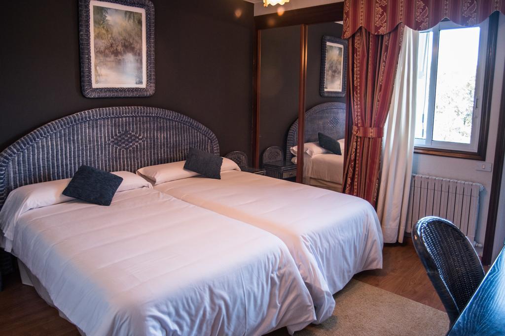 Hotel Santo Apostol Redondela Bagian luar foto